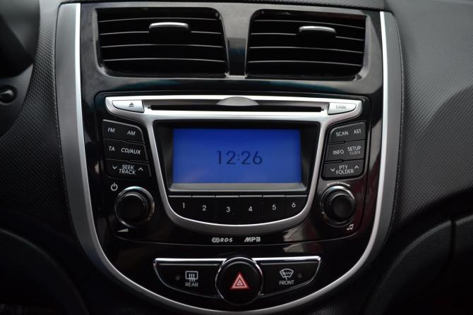 Hyundai Solaris I с пробегом 2012 года, цена 750 000 рублей, 171560 км, хэтчбек, Автокод Объявления