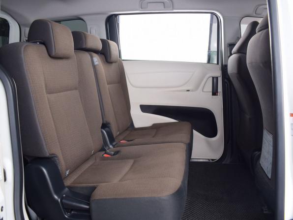 Toyota Sienta II с пробегом 2015 года, цена 1 365 995 рублей, 105294 км, компактвэн, Автокод Объявления