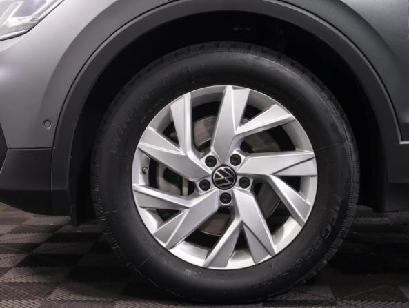 Volkswagen Tiguan II Рестайлинг с пробегом 2021 года, цена 3 788 000 рублей, 63200 км, внедорожник, Автокод Объявления