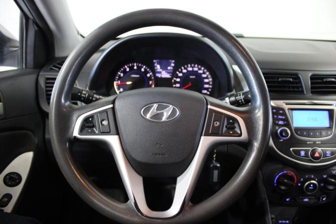 Hyundai Solaris I с пробегом 2013 года, цена 800 000 рублей, 210250 км, седан, Автокод Объявления