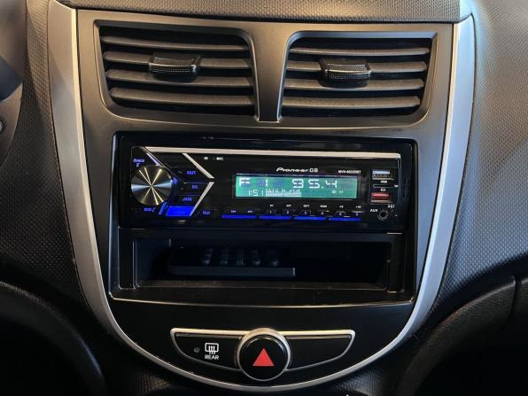 Hyundai Solaris I с пробегом 2012 года, цена 675 000 рублей, 168172 км, седан, Автокод Объявления