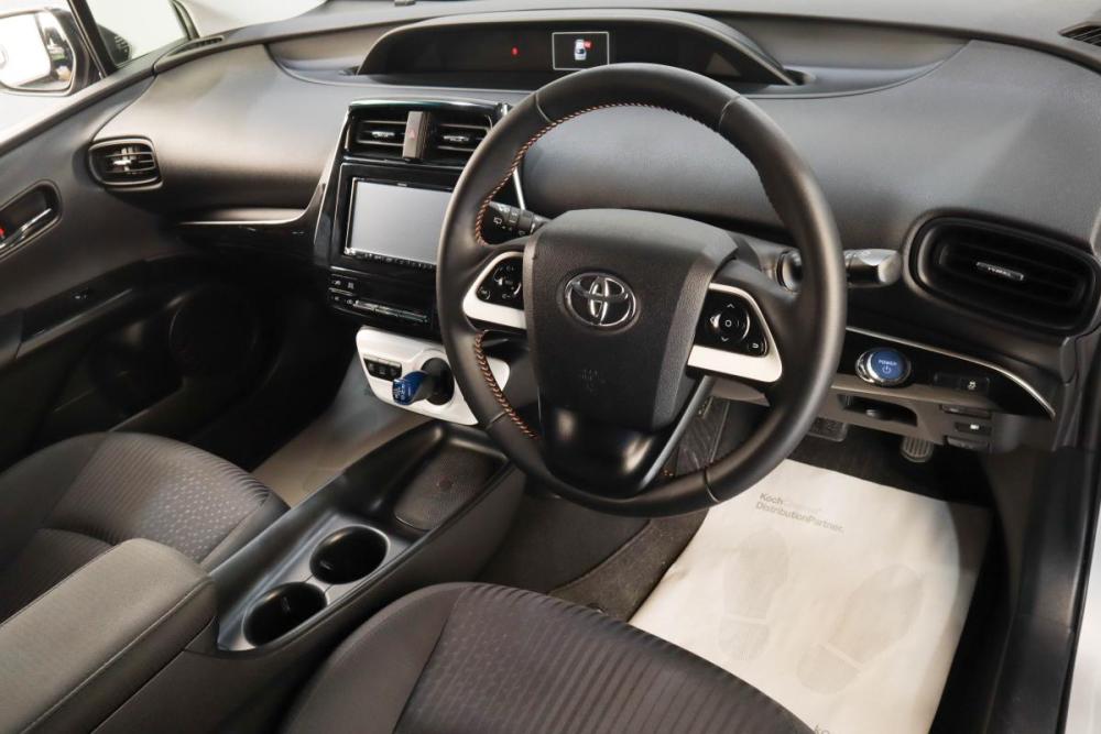 Toyota Prius IV (XW50) Челябинск  - изображение 9