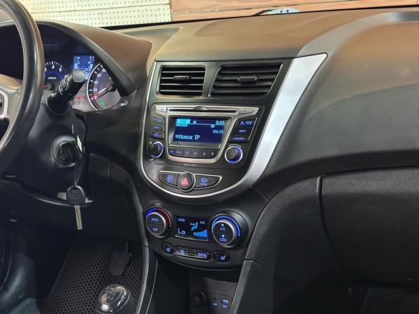 Hyundai Solaris I Рестайлинг с пробегом 2016 года, цена 1 049 900 рублей, 158766 км, седан, Автокод Объявления