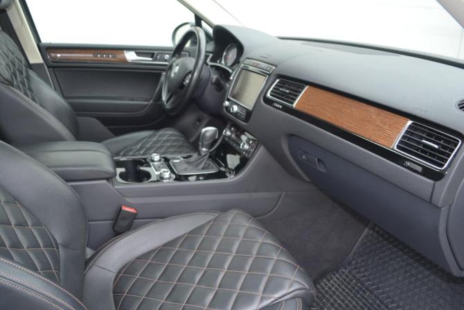 Volkswagen Touareg II Рестайлинг с пробегом 2018 года, цена 4 100 000 рублей, 61078 км, внедорожник, Автокод Объявления