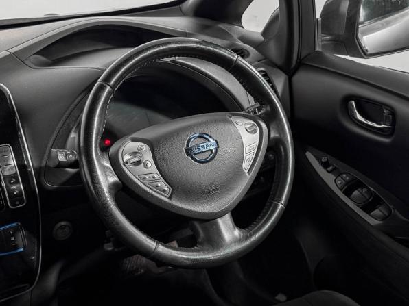 Nissan Leaf I (ZE0/AZE0) с пробегом 2015 года, цена 645 000 рублей, 160000 км, хэтчбек, Автокод Объявления