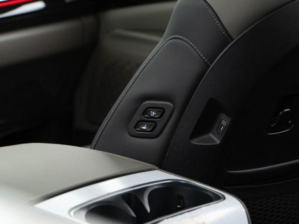 Kia Carnival IV Рестайлинг с пробегом 2025 года, цена 6 098 999 рублей, 9946 км, минивэн, Автокод Объявления