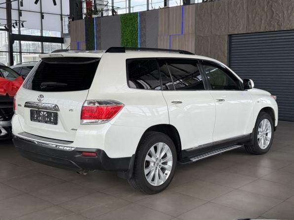 Toyota Highlander II (XU40) Рестайлинг с пробегом 2011 года, цена 2 100 000 рублей, 211897 км, внедорожник, Автокод Объявления