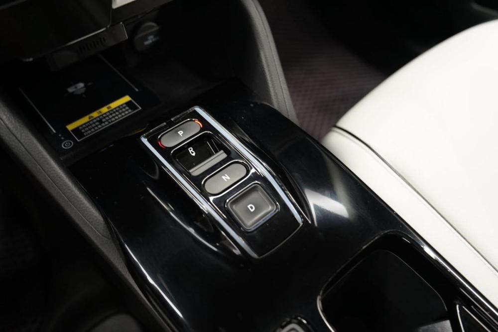 Honda e:NS1 Крым  - изображение 18