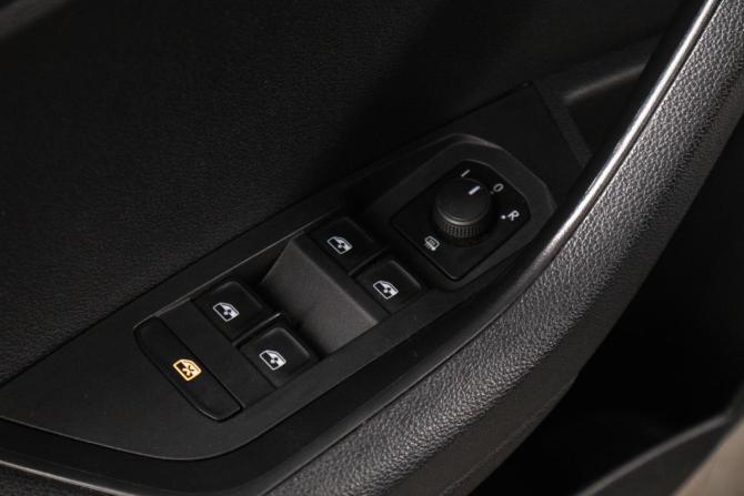 Skoda Karoq I с пробегом 2020 года, цена 2 189 000 рублей, 84555 км, внедорожник, Автокод Объявления