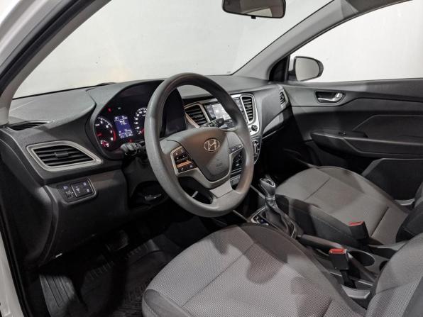 Hyundai Solaris II Рестайлинг с пробегом 2022 года, цена 1 740 000 рублей, 61112 км, седан, Автокод Объявления