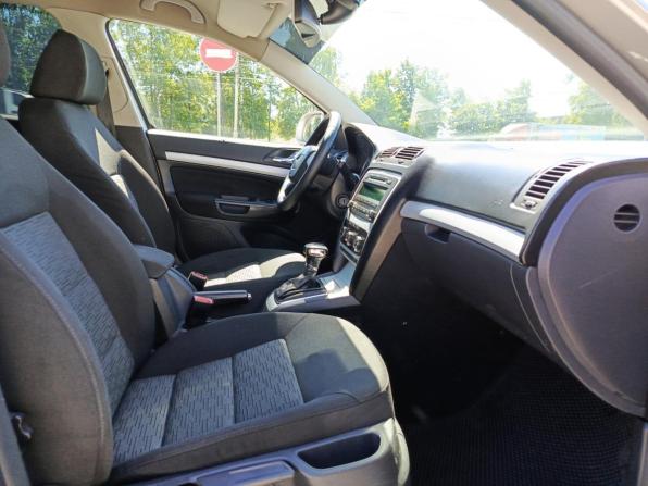 Skoda Octavia II (A5) Рестайлинг с пробегом 2011 года, цена 690 000 рублей, 288523 км, лифтбек, Автокод Объявления