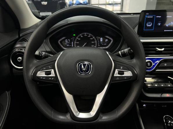 Changan Alsvin с пробегом 2024 года, цена 1 570 000 рублей, 4112 км, седан, Автокод Объявления