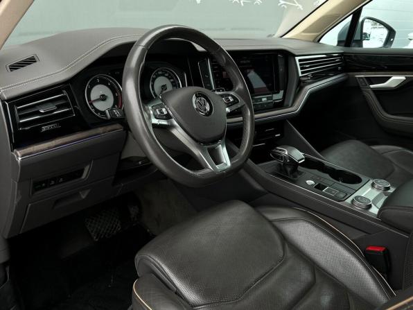 Volkswagen Touareg III с пробегом 2018 года, цена 3 798 900 рублей, 153158 км, внедорожник, Автокод Объявления