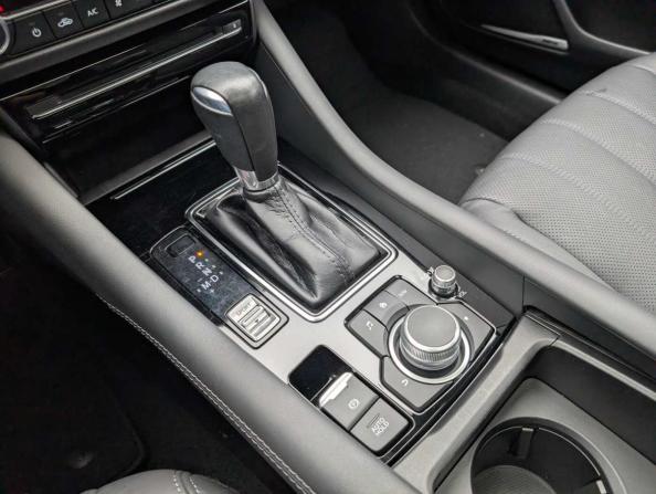 Mazda 6 III (GJ) Рестайлинг 2 с пробегом 2021 года, цена 2 567 000 рублей, 51896 км, седан, Автокод Объявления