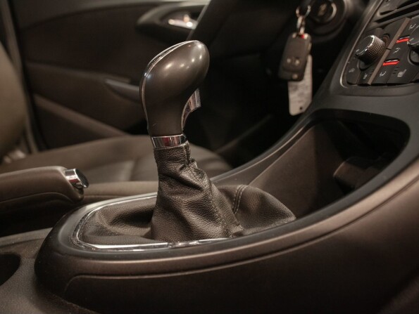 Opel Astra J Рестайлинг с пробегом 2012 года, цена 640 000 рублей, 104293 км, хэтчбек, Автокод Объявления