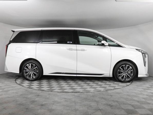 GAC M8 с пробегом 2025 года, цена 4 950 000 рублей, 21550 км, минивэн, Автокод Объявления