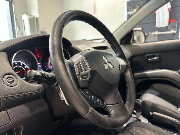 Mitsubishi Outlander II Рестайлинг с пробегом 2012 года, цена 1 220 000 рублей, 181500 км, внедорожник, Автокод Объявления