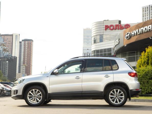 Volkswagen Tiguan I Рестайлинг с пробегом 2016 года, цена 1 288 000 рублей, 137477 км, внедорожник, Автокод Объявления