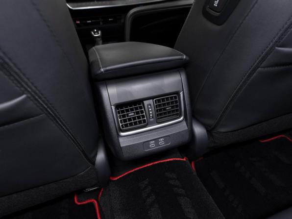 Toyota Camry IX (XV80) China Market с пробегом 2026 года, цена 4 700 000 рублей, 24 км, седан, Автокод Объявления