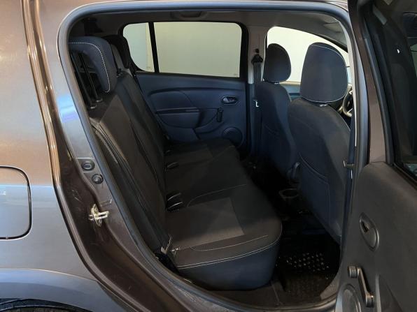 Renault Sandero II Рестайлинг с пробегом 2021 года, цена 1 290 000 рублей, 99010 км, хэтчбек, Автокод Объявления