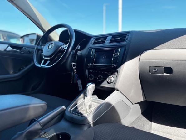 Volkswagen Jetta VI Рестайлинг с пробегом 2016 года, цена 1 300 000 рублей, 184000 км, седан, Автокод Объявления