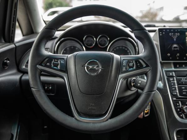 Opel Astra J с пробегом 2011 года, цена 815 000 рублей, 209537 км, хэтчбек, Автокод Объявления
