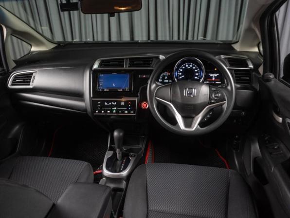 Honda Fit III Рестайлинг с пробегом 2018 года, цена 1 069 000 рублей, 144222 км, хэтчбек, Автокод Объявления