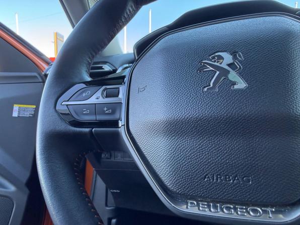 Peugeot 2008 II с пробегом 2020 года, цена 1 895 000 рублей, 48400 км, внедорожник, Автокод Объявления