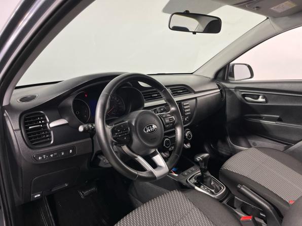 Kia Rio IV с пробегом 2018 года, цена 1 355 000 рублей, 67953 км, седан, Автокод Объявления