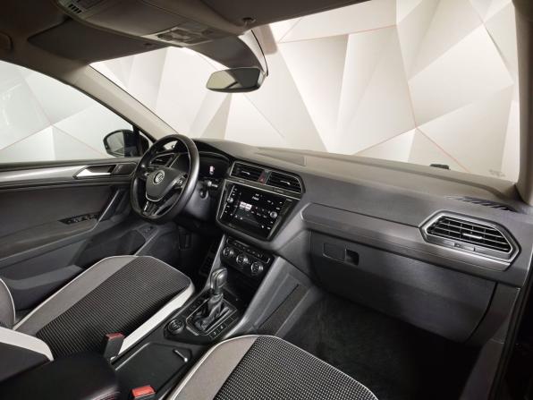 Volkswagen Tiguan II с пробегом 2020 года, цена 2 335 000 рублей, 110202 км, внедорожник, Автокод Объявления