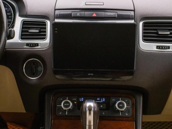 Volkswagen Touareg II с пробегом 2013 года, цена 1 740 000 рублей, 297227 км, внедорожник, Автокод Объявления