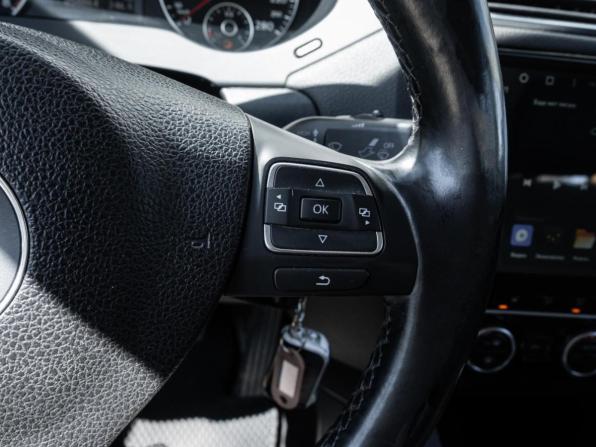 Volkswagen Jetta VI с пробегом 2013 года, цена 998 000 рублей, 250064 км, седан, Автокод Объявления