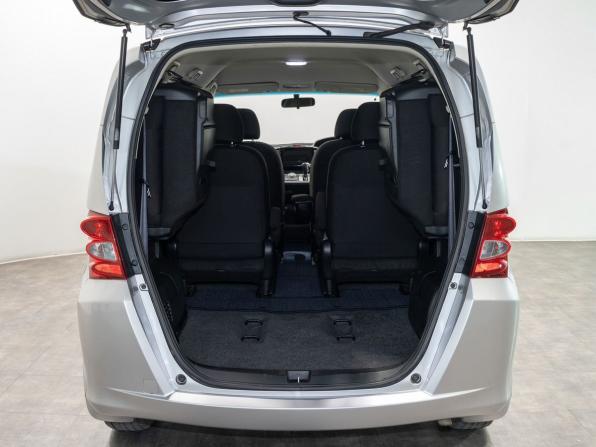 Honda Freed I с пробегом 2010 года, цена 930 000 рублей, 111231 км, компактвэн, Автокод Объявления
