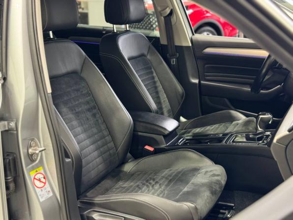 Volkswagen Passat B8 Рестайлинг с пробегом 2019 года, цена 2 019 900 рублей, 212000 км, седан, Автокод Объявления