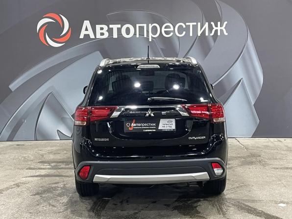 Mitsubishi Outlander III Рестайлинг 2 с пробегом 2016 года, цена 1 599 000 рублей, 240231 км, внедорожник, Автокод Объявления