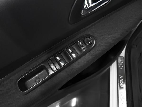 Peugeot 3008 I Рестайлинг с пробегом 2014 года, цена 975 000 рублей, 166441 км, внедорожник, Автокод Объявления
