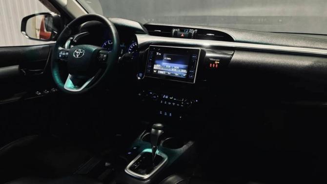 Toyota Hilux VIII с пробегом 2018 года, цена 3 620 000 рублей, 189526 км, пикап, Автокод Объявления