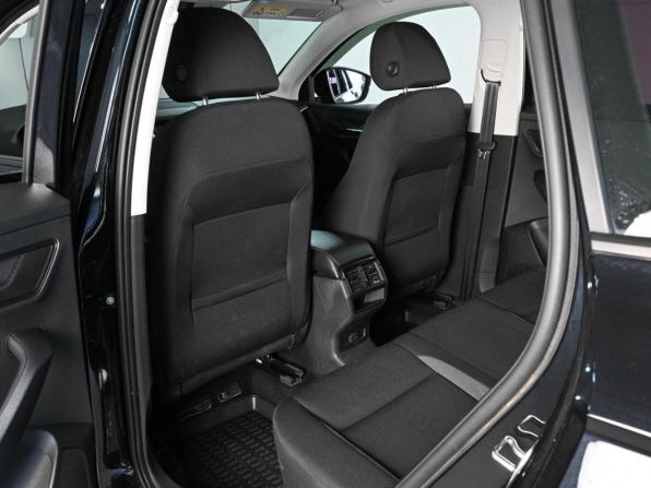 Skoda Karoq I с пробегом 2020 года, цена 2 319 000 рублей, 53675 км, внедорожник, Автокод Объявления