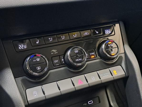 Skoda Karoq I с пробегом 2020 года, цена 2 590 000 рублей, 59882 км, внедорожник, Автокод Объявления