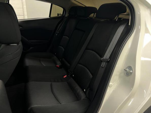 Mazda 3 III (BM) с пробегом 2014 года, цена 1 200 000 рублей, 190192 км, седан, Автокод Объявления