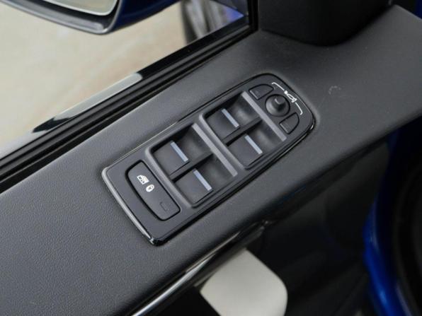 Jaguar F-Pace I с пробегом 2016 года, цена 2 497 055 рублей, 87273 км, внедорожник, Автокод Объявления