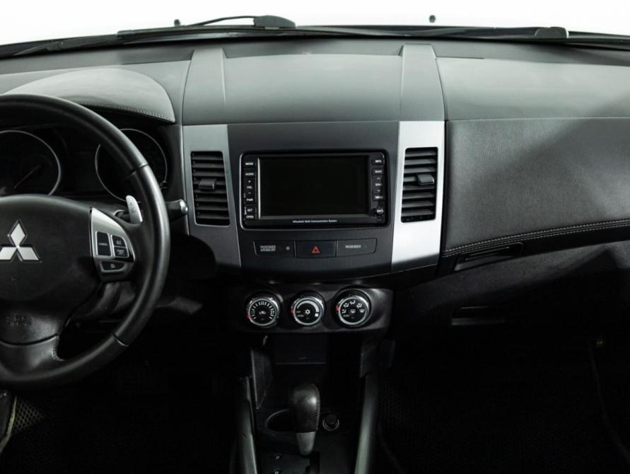 Mitsubishi Outlander II Рестайлинг Санкт-Петербург  - изображение 14