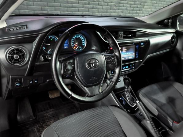 Toyota Corolla XI (E160 E170 E180) Рестайлинг 1 с пробегом 2018 года, цена 1 690 000 рублей, 162779 км, седан, Автокод Объявления