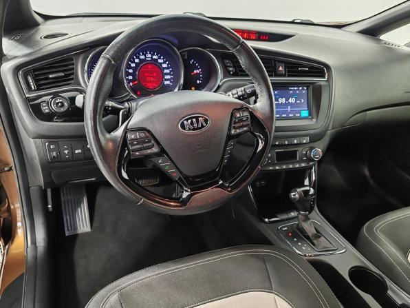 Kia Ceed II Рестайлинг с пробегом 2016 года, цена 1 329 000 рублей, 86513 км, хэтчбек, Автокод Объявления