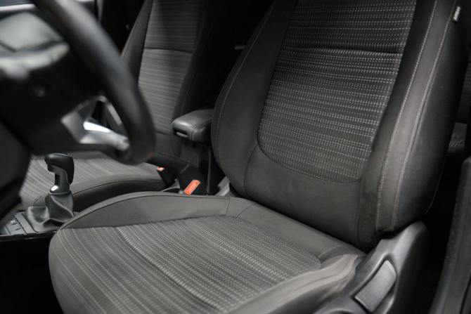 Kia Stonic I с пробегом 2018 года, цена 1 950 000 рублей, 104600 км, внедорожник, Автокод Объявления