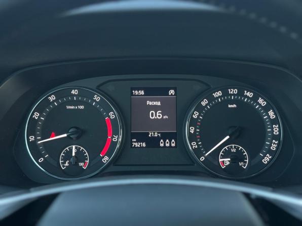 Skoda Octavia IV (A8) с пробегом 2021 года, цена 2 250 000 рублей, 79201 км, лифтбек, Автокод Объявления