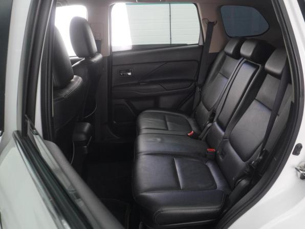Mitsubishi Outlander III Рестайлинг 2 с пробегом 2015 года, цена 1 799 000 рублей, 183015 км, внедорожник, Автокод Объявления