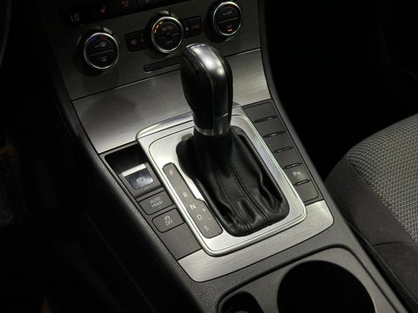 Volkswagen Passat B7 с пробегом 2013 года, цена 1 340 000 рублей, 160735 км, седан, Автокод Объявления