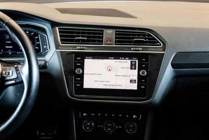 Volkswagen Tiguan II с пробегом 2018 года, цена 2 499 000 рублей, 201219 км, внедорожник, Автокод Объявления