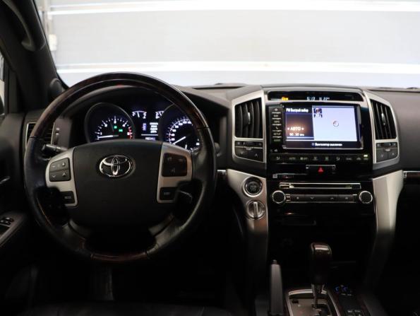 Toyota Land Cruiser 200 Series Рестайлинг 1 с пробегом 2014 года, цена 3 700 000 рублей, 273533 км, внедорожник, Автокод Объявления